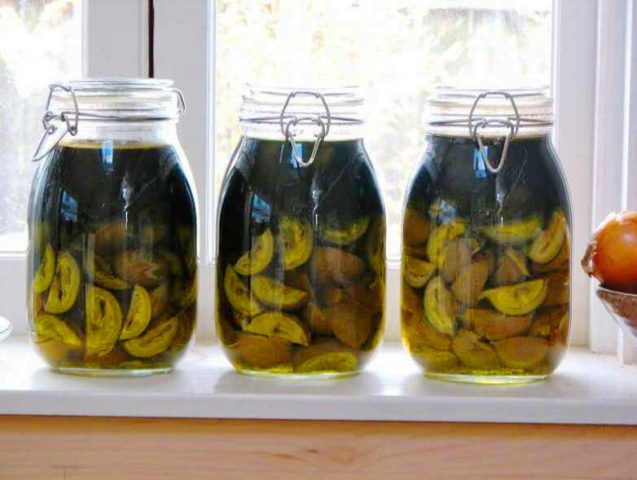 Настойка из маньчжурского ореха молочной спелости / ©pinterest Орех маньчжурский молочной спелости