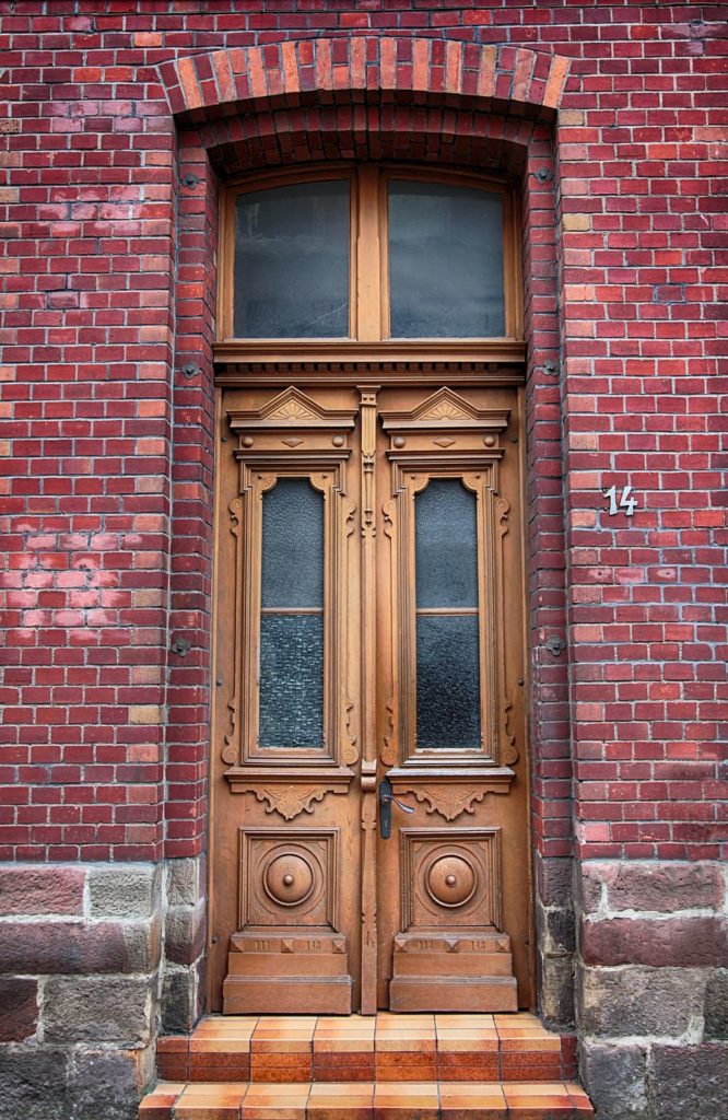 Дуб door front door old oak 666x1024 - Дуб