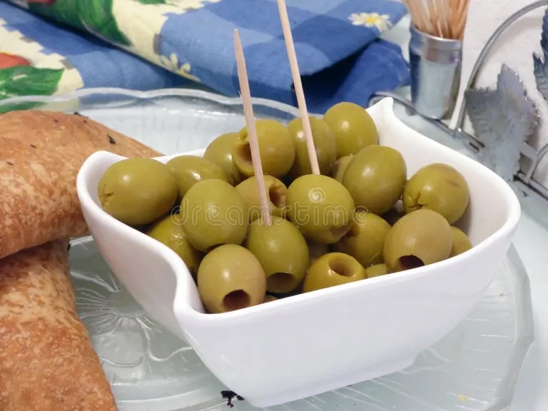 Олива / Оливки - популярная закуска ко многим блюдам