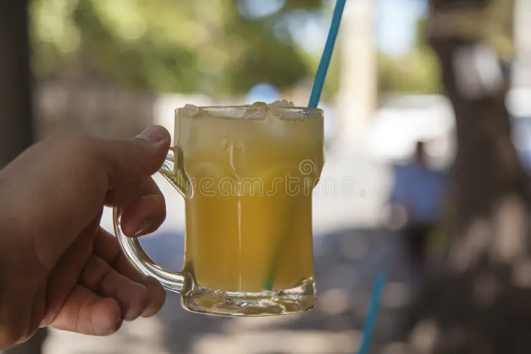 Вьетнамский напиток canejuice из сахарного-тростника / ©dreamstime Вьетнамский напиток canejuice из сахарного-тростника