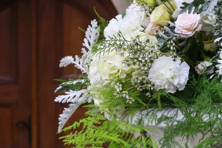 casarse el arreglo floral 91592675 - Аспарагус