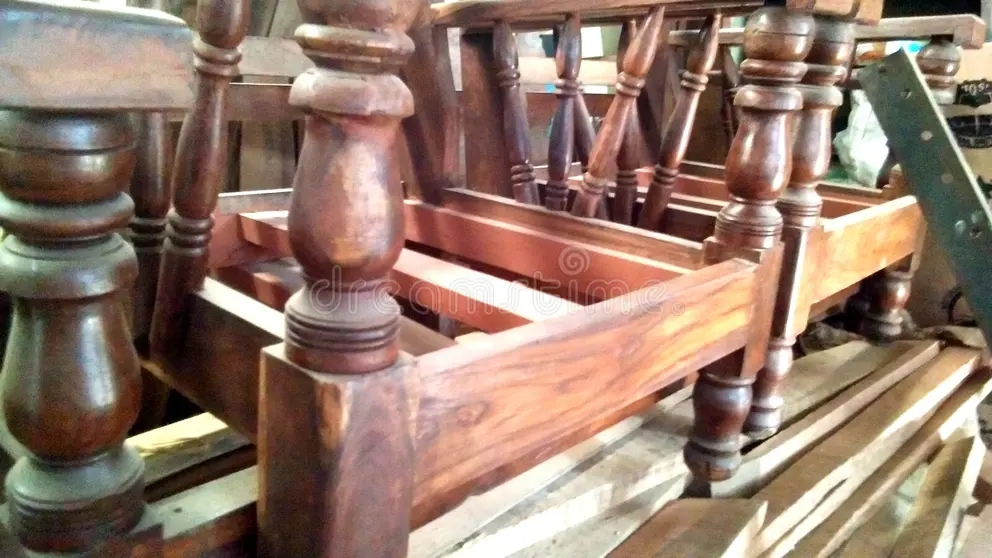 Палисандр sheesham wood classified as hardwood heartwood highly resistant to dry termites making decay dalbergia sissoo sisam 217155865 - Палисандр